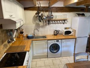 Maisons de vacances Private Gite with heated pool with retractable cover and hot tub : photos des chambres