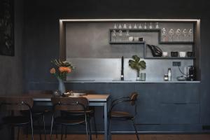 Jaukus butas senamiestyje su vaizdu į Jono kalnelį