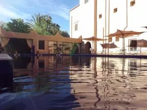 艾特本摩洛黛米耶特酒店 - Megdaz