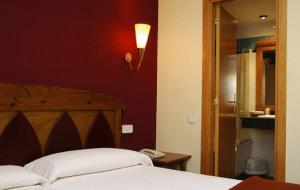 Hotel Pirineos