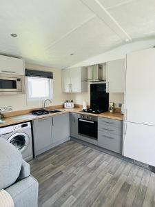 Woodpark Lodge with Hot Tub