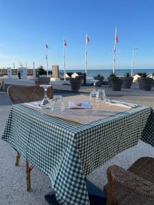 Hotels Beau Rivage Hotel-Restaurant : photos des chambres