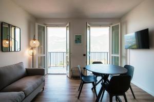OLIVE TREE LAKE VIEW APARTMENT