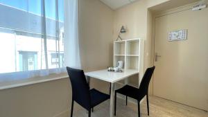 Hotels Hotel des quatre saisons : Chambre Double - Accessible aux Personnes à Mobilité Réduite 