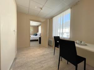 Hotels Hotel des quatre saisons : photos des chambres