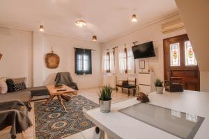 Varousi.Traditional house in old town of Trikala 1