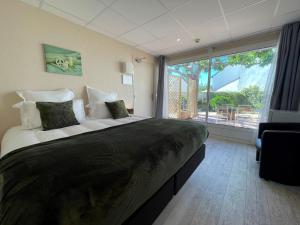 Hotels Hotel des quatre saisons : photos des chambres