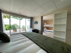 Hotels Hotel des quatre saisons : photos des chambres