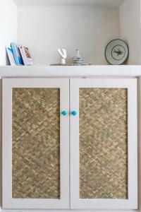 Turquoise Boathouse in Klima I