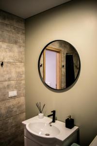 Vila „Prie tvenkinio“