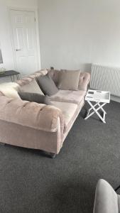 The Croston promenade balcony apartment- Morecambe central promenade, beach front and sea views