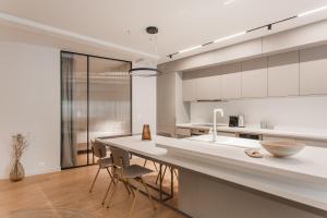 Marvelous 2BR Apartments with balcony by UPSTREET