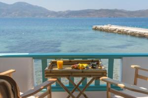 Turquoise Boathouse in Klima II