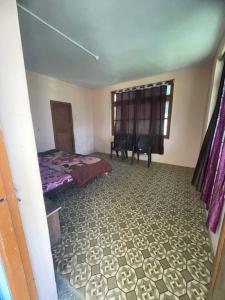 Shiva mountain guest house & Cafe