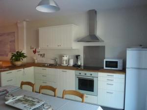 Maisons de vacances Grande ferme renovee avec equipements familiaux, proche de Bergues et Dunkerque - FR-1-510-169 : photos des chambres
