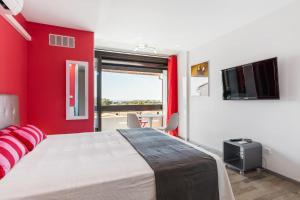 Studio Vue mer panoramique, piscine Port Vénus village naturiste