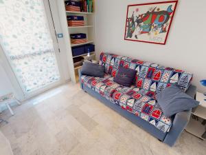 Agréable 2 pièces rénové avec balcon, Menton - FR-1-196-302