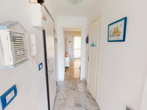 Agréable 2 pièces rénové avec balcon, Menton - FR-1-196-302