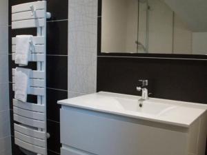 Appartements Studio de charme a la ferme pres de Lille, 50m² avec cuisine equipee et parking securise - FR-1-510-173 : photos des chambres