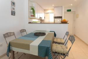 Las Dunas, bajo, 2 dormitorios, 25m del mar, by Bookindenia