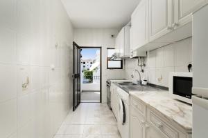 Mouramar One bedroom apartment, with pool