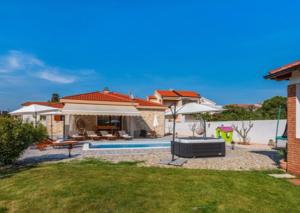 Lux stone house with pool jacuzzi sauna near beach