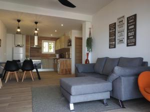 THE VIEWS, LAS VISTAS