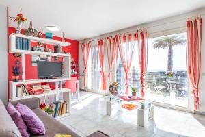 Castello Normanno Modern Sea View Apartment