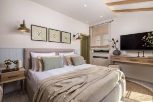 Villa Leucolea with pool