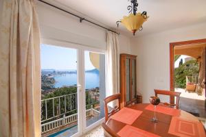 Villa con piscina y vistas al mar - Mar 27 H