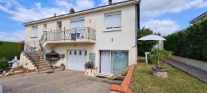 2 logements séparés 2 et 5 couchages au Rez-de-Chaussée à Chambretaud, 5 min Puy du Fou