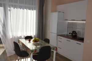 Cool flat with own garden