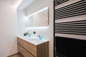 Apartment 2 bedrooms with magnificent seaview and free parking