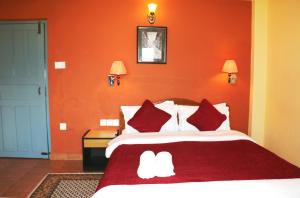 Hotel Silver Oaks Inn