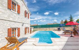 Amazing Home In Modrusani 