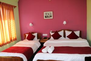 Hotel Silver Oaks Inn