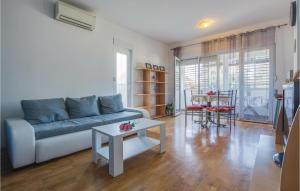 Awesome Apartment In Umag With 1 Bedrooms And Wifi