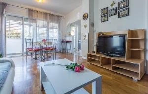 Awesome Apartment In Umag With 1 Bedrooms And Wifi