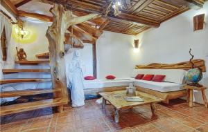 Beautiful Home In Donja Voca With Kitchen 