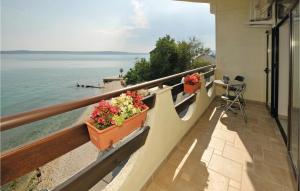 Nice Apartment In Kastel Kambelovac With 2 Bedrooms And Wifi