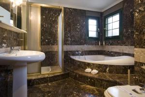 La Cumbre by Aguilarent