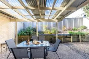 The Seahorse 3a Seahorse Close - One Mile