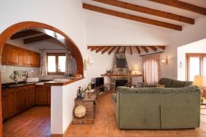 Villa Heno, Beautiful detached villa with large private pool - by Holiday Rentals Villamar