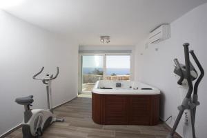 Sueño Azul by Aguilarent