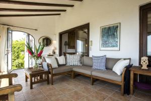 Bella Vista by Aguilarent