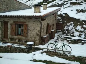 Zaldierna al sol, aldea del siglo XVIII Ezcaray - Tolbaños de Arriba