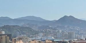 Holidays2Malaga Princesa 3 dormitorios, vistas al mar y montaña, terraza y a 200m a la playa