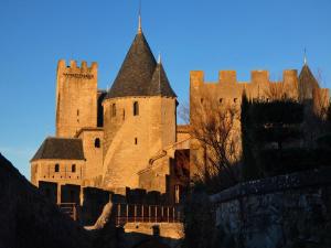 Appartements Historic Lastours 4 Chateaux 3 star 3 BED air conditioned apartment QUERTINEUX : photos des chambres