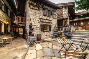 Hotel Petit Dahu - Chambres et Restaurant - Noasca