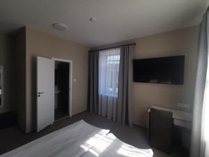 Central Hotel with Free parking